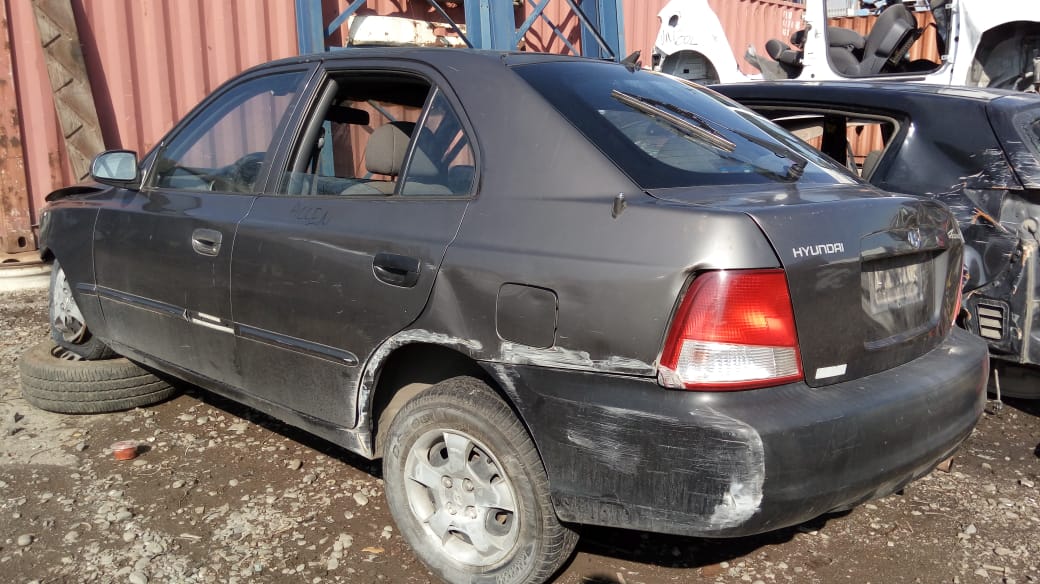  Hyundai ACCENT 2001    EN DESARME